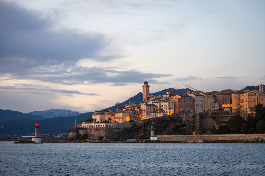 Arrivée à Bastia en ferry le matin