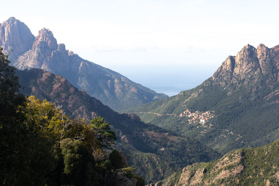 Montagnes vers Piana et Ota en Corse