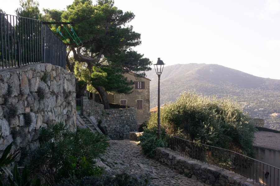 Sant'Antonino, village corse