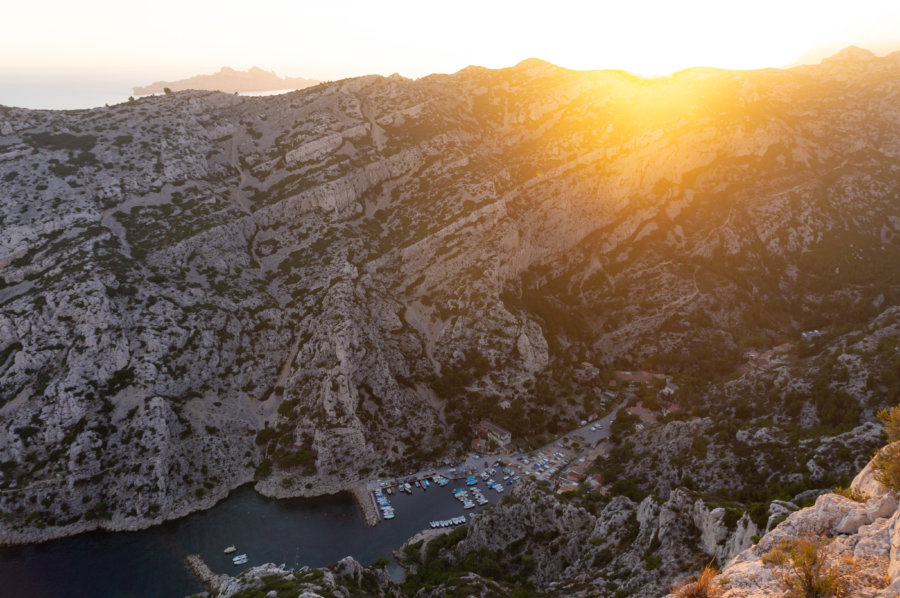 Calanque de Morgiou depuis Sugiton au coucher du soleil