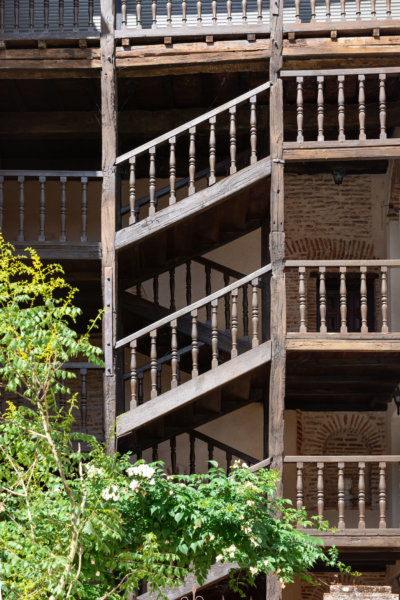 Vieil escalier à Cahors