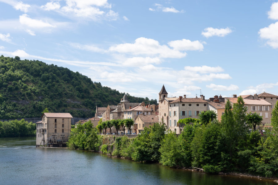 Vue sur Cahors au bord du fleuve Lot