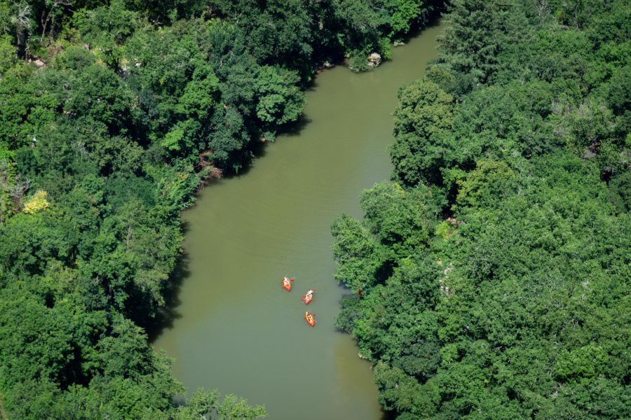 Kayak sur l'Aveyron entre Saint-Antonin-Noble-Val et Cazals