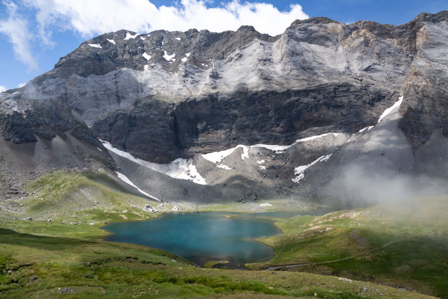 Lac de Barroude dans les Hautes-Pyrénées