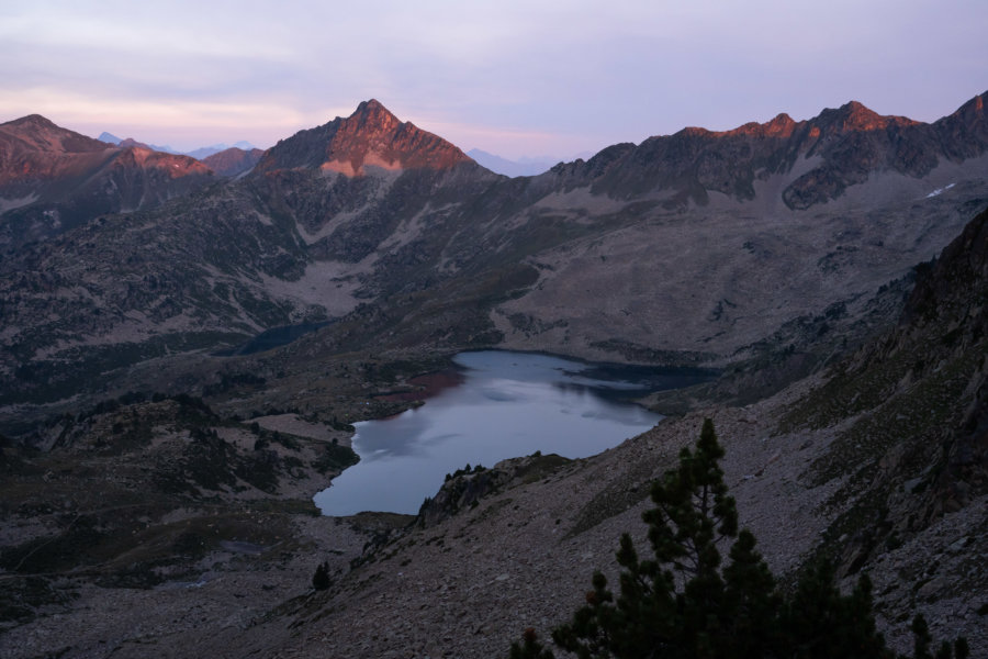 Lever de soleil sur le lac de Port Bielh, Néouvielle