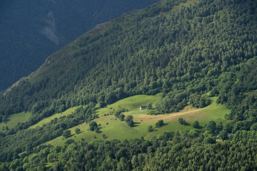 Paysage des Pyrénées l'été à Saint-Lary-Soulan