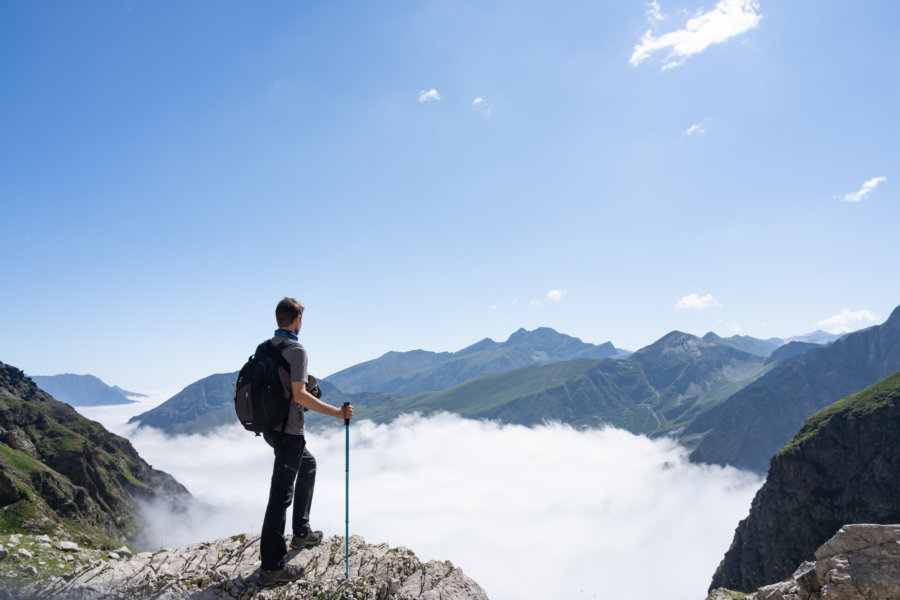 Randonnée au-dessus des nuages dans les Pyrénées