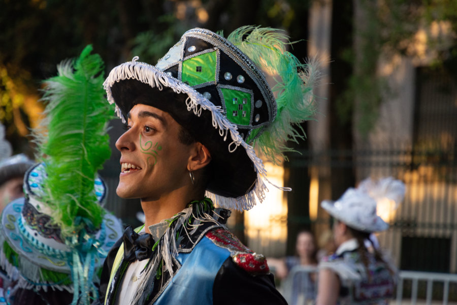 Danseurs et musiciens pour les murgas en Argentine