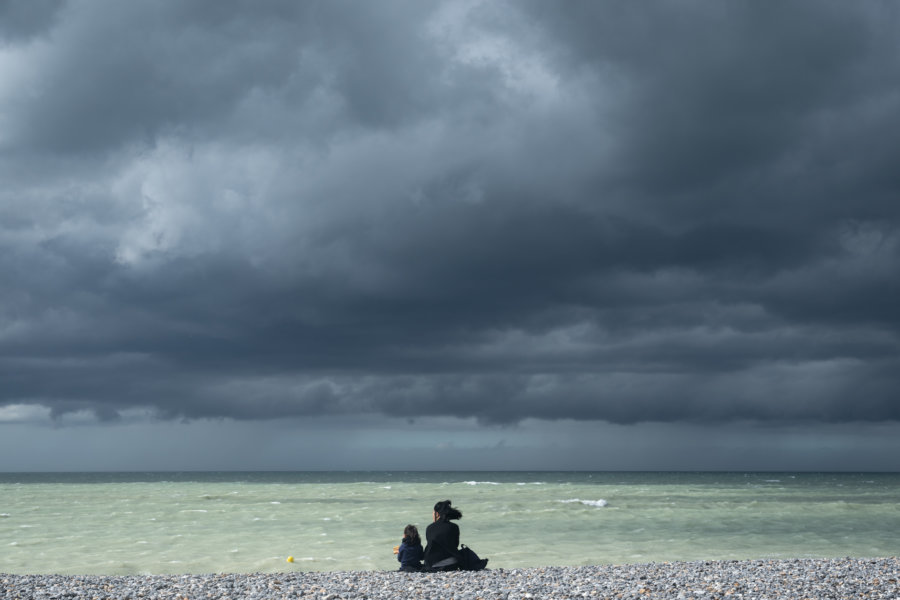 Ciel orageux à la mer en Normandie