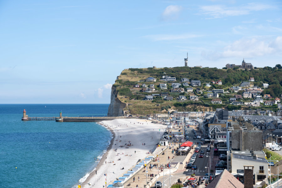 Ville et plage de Fécamp en Normandie