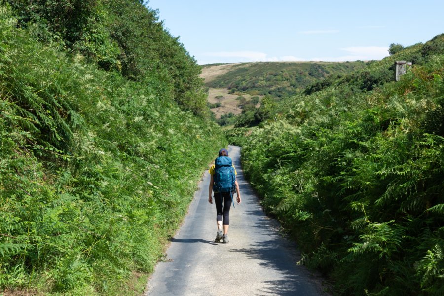 Randonnée du GR21 à la campagne en Normandie