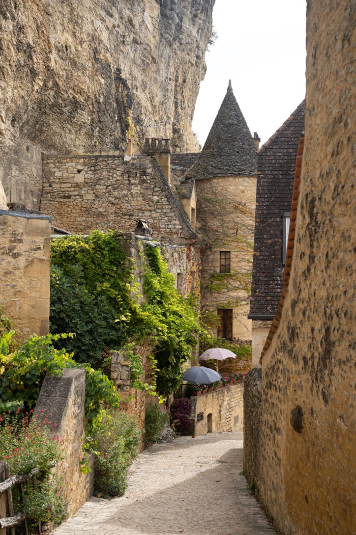 Ruelle dans le village de La-Roque-Gageac