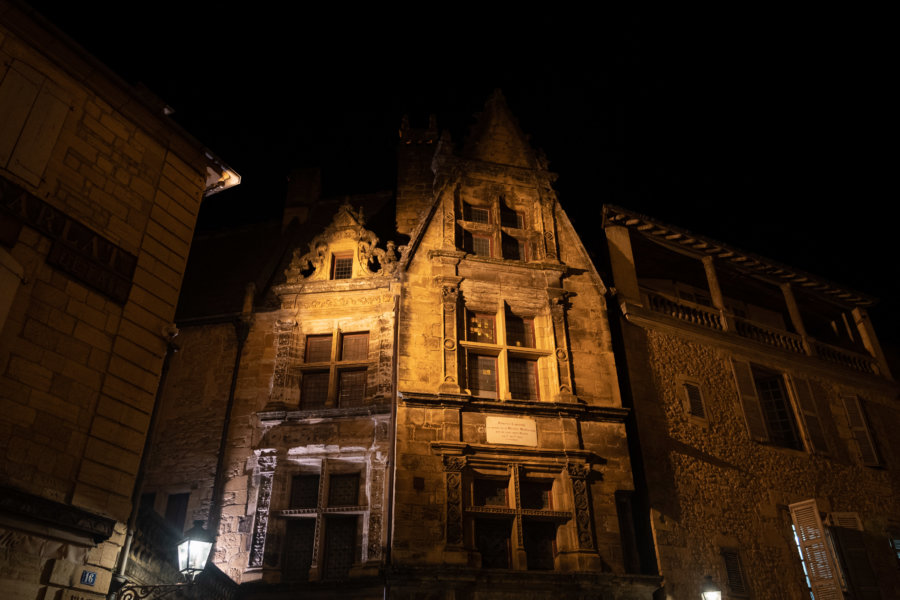 Visite de Sarlat de nuit : bâtiments historiques