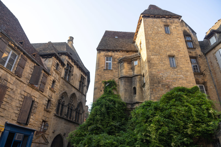 Place du marché aux oies à Sarlat-la-Canéda en Dordogne