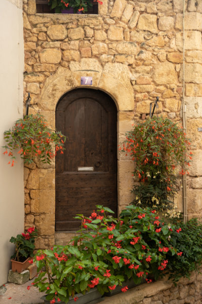 Jolie porte à Belvès, Périgord noir