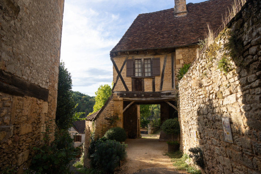Vieille maison dans le village de Limeuil en Dordogne