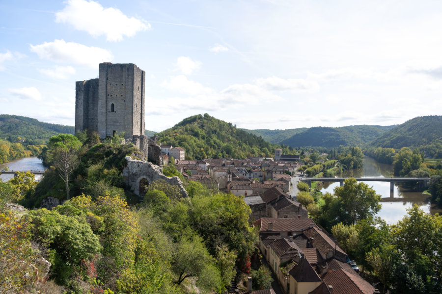 Village de Luzech et vallée du Lot