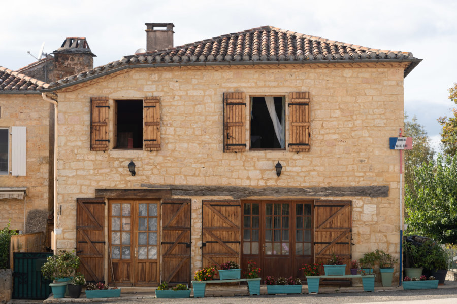 Village de Montcabrier dans le Lot