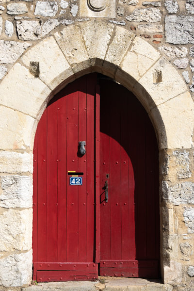 Vieille porte à Luzech, vallée du Lot