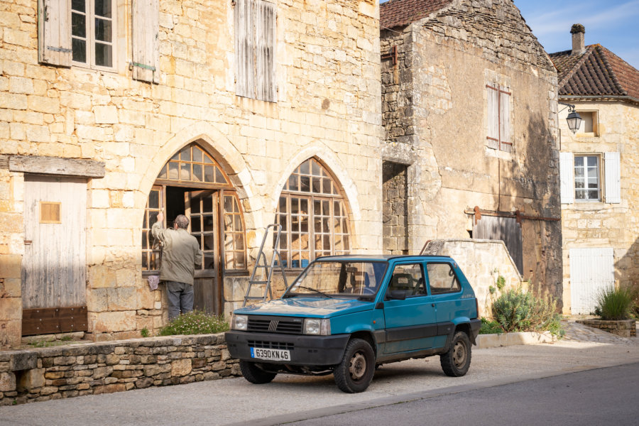 Village de Montcabrier en Occitanie