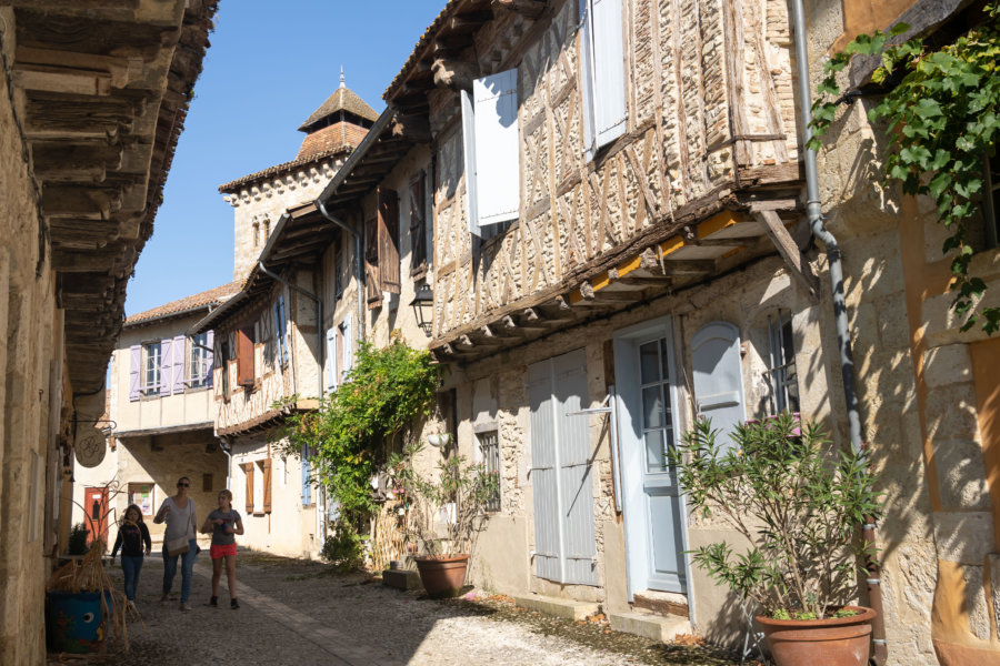 Village de Sarrant dans le Gers