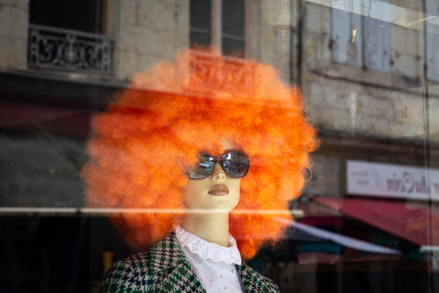 Vitrine d'une boutique à Lectoure