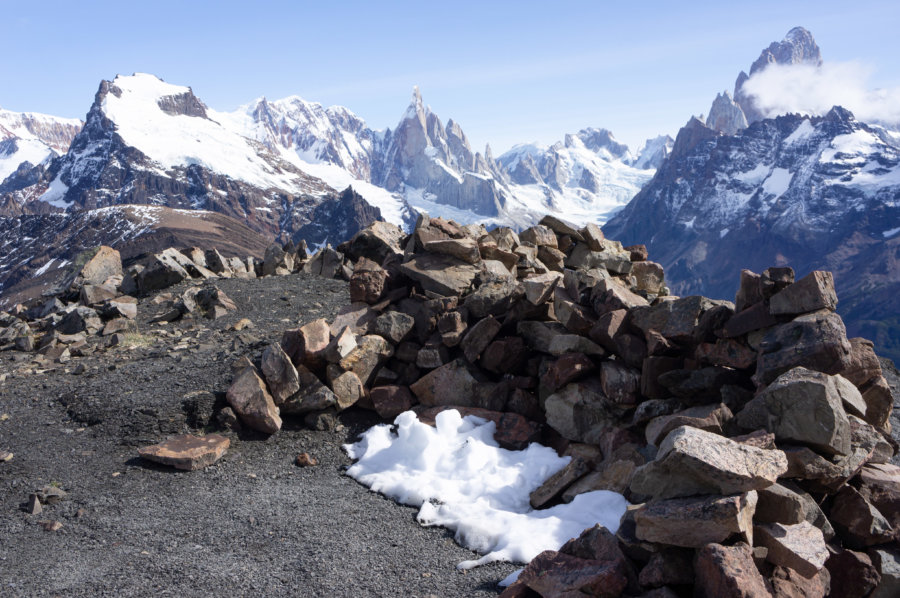 Neige au sommet de la randonnée Loma Pliegue Tumbado