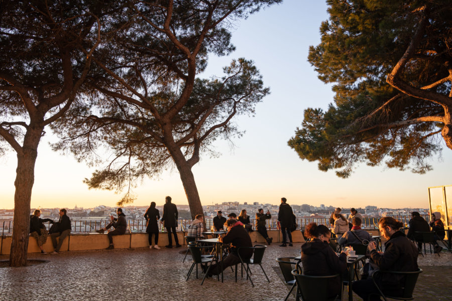 Bar du mirador de Graça au coucher du soleil