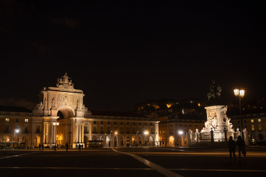 Place du commerce de nuit, Lisbonne, Portugal