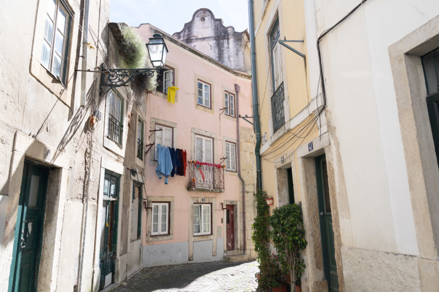 Rues près du château à Alfama, Lisbonne