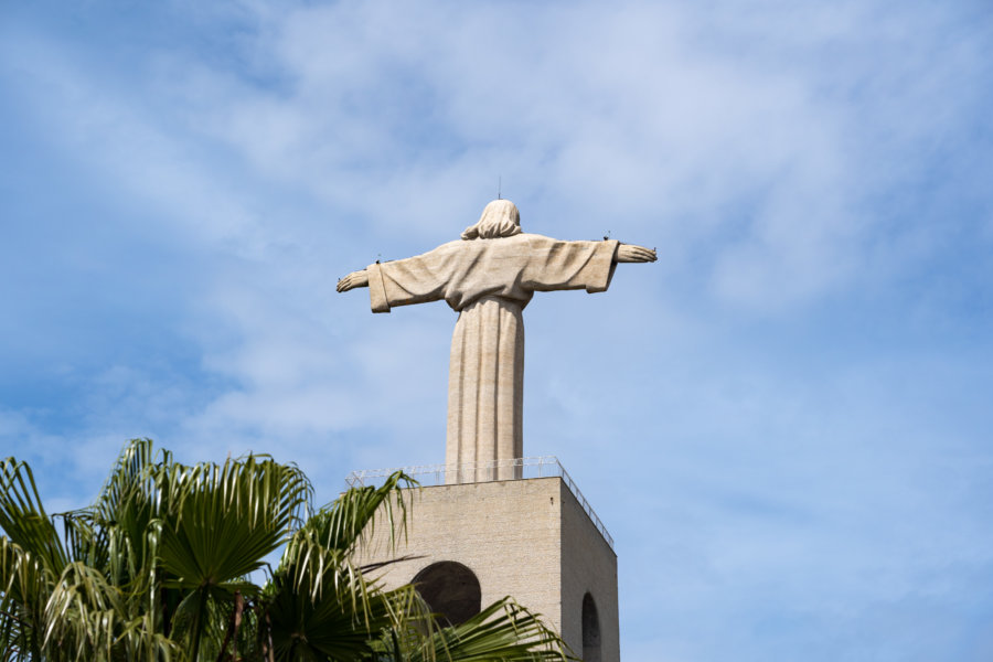 Statue du Christ Roi à Almada, Lisbonne