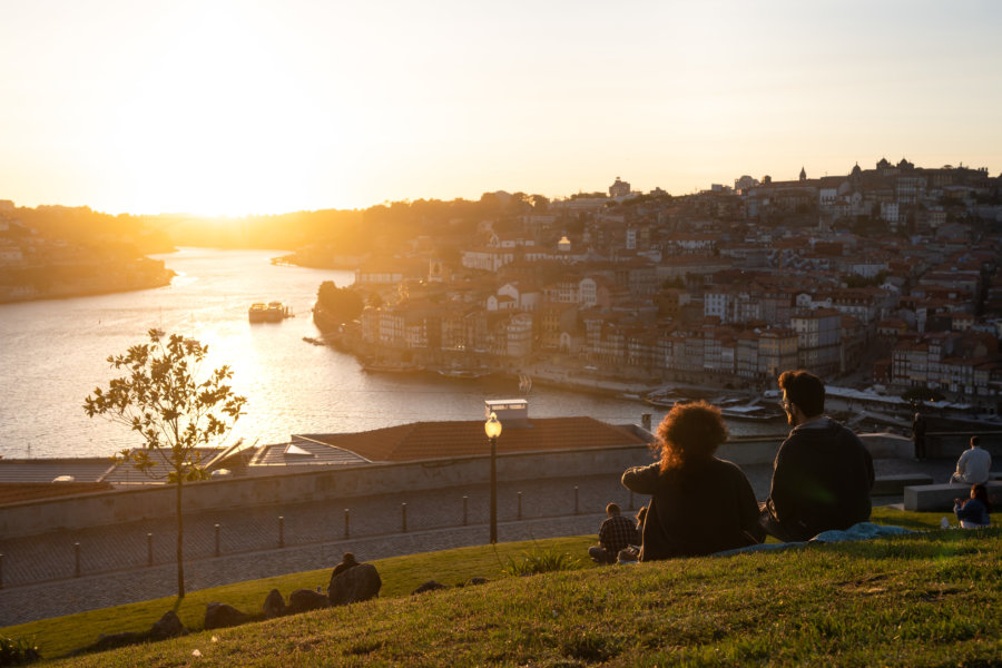 Jardim do Morro à Porto au coucher du soleil