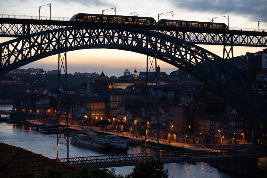 Porto de nuit et le pont Dom Luis