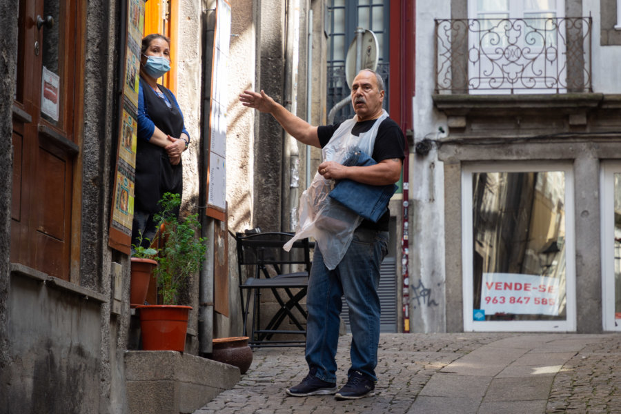 Scène de rue à Ribeira, Porto, Portugal