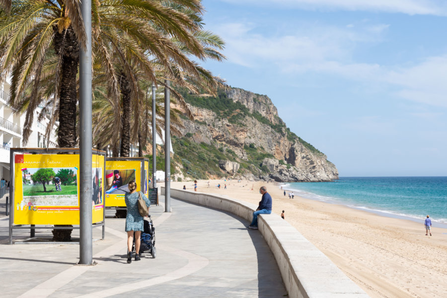 Ville de Sesimbra, sur la péninsule de Setubal