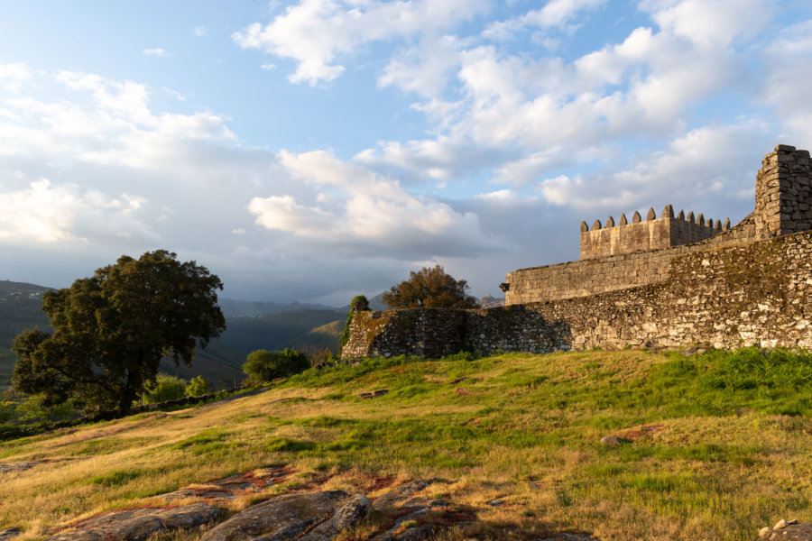 Château de Lindoso au coucher du soleil, Portugal