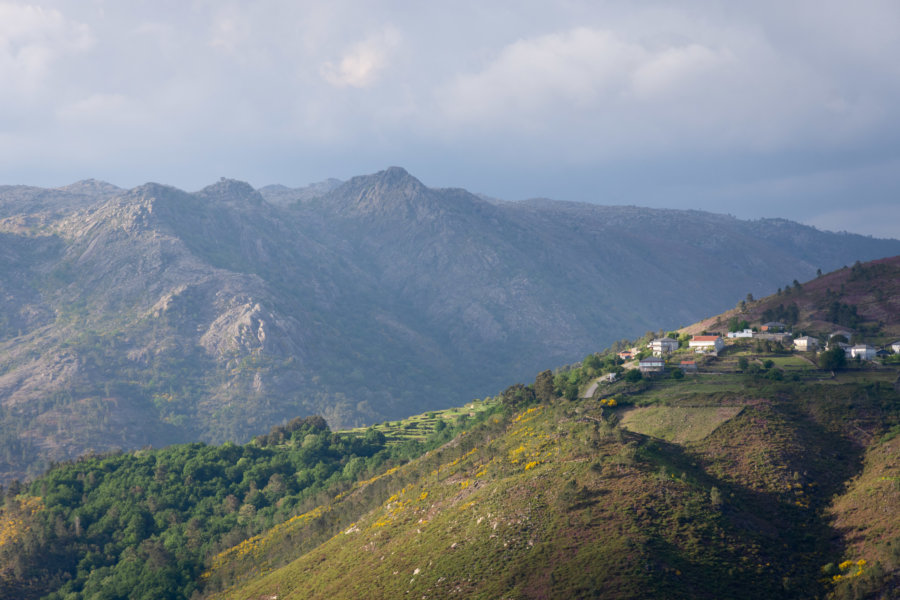 Varzea et Lindoso au milieu des montagnes de Peneda Geres