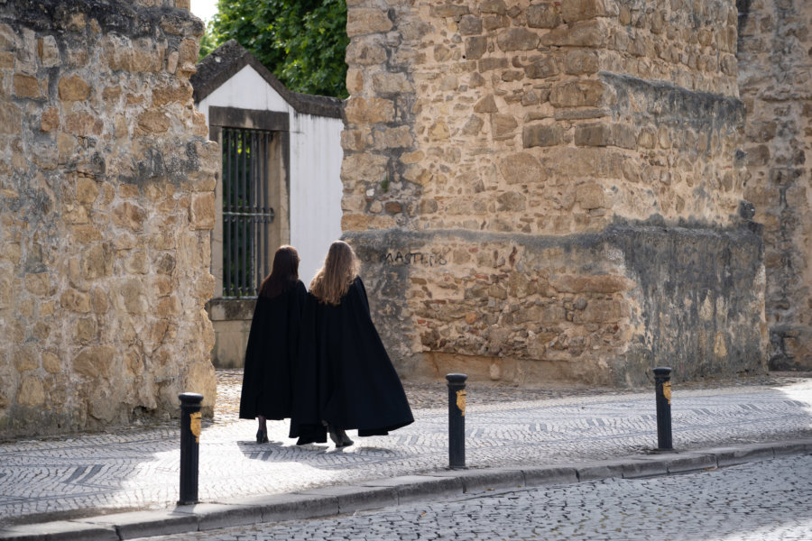 Etudiantes de Coimbra en capes, Portugal