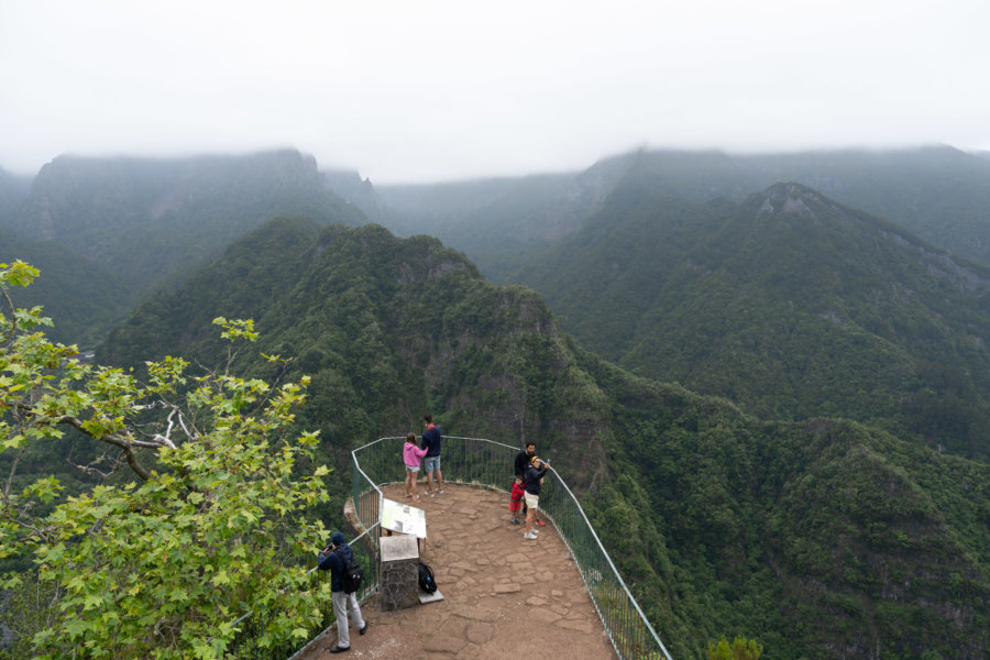 Point de vue des Balcoes à Madère, Ribeiro Frio