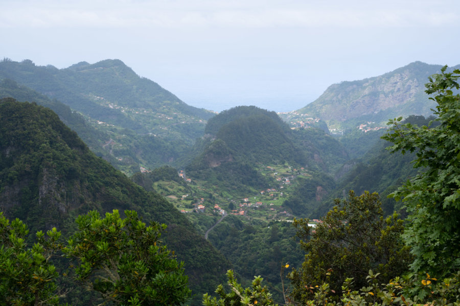 Point de vue panoramique à Balcoes, Ribeiro Frio