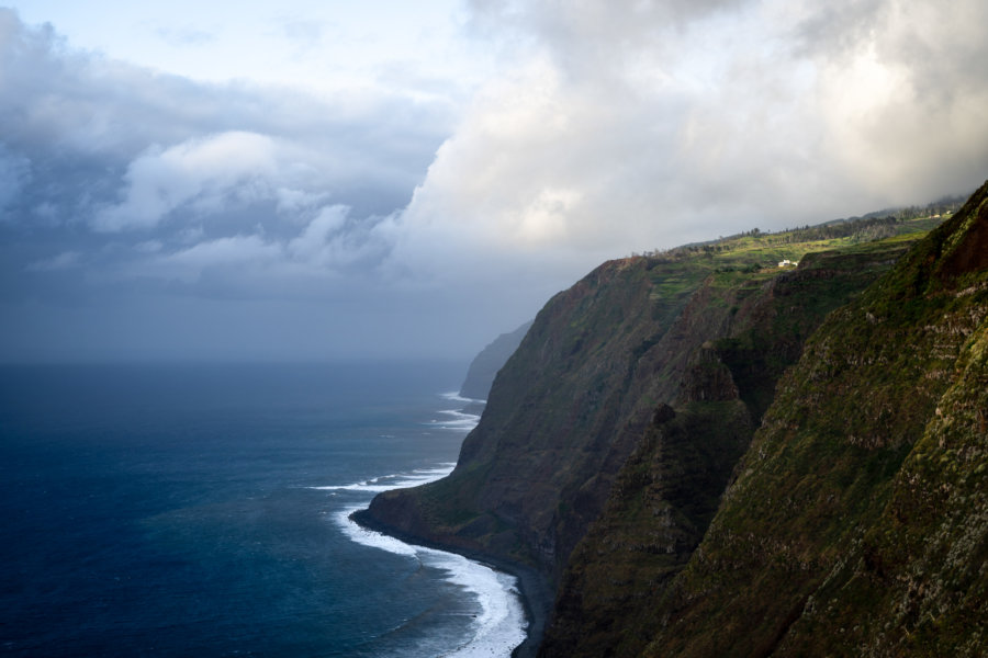 Falaise de Ponta do Pargo à Madère