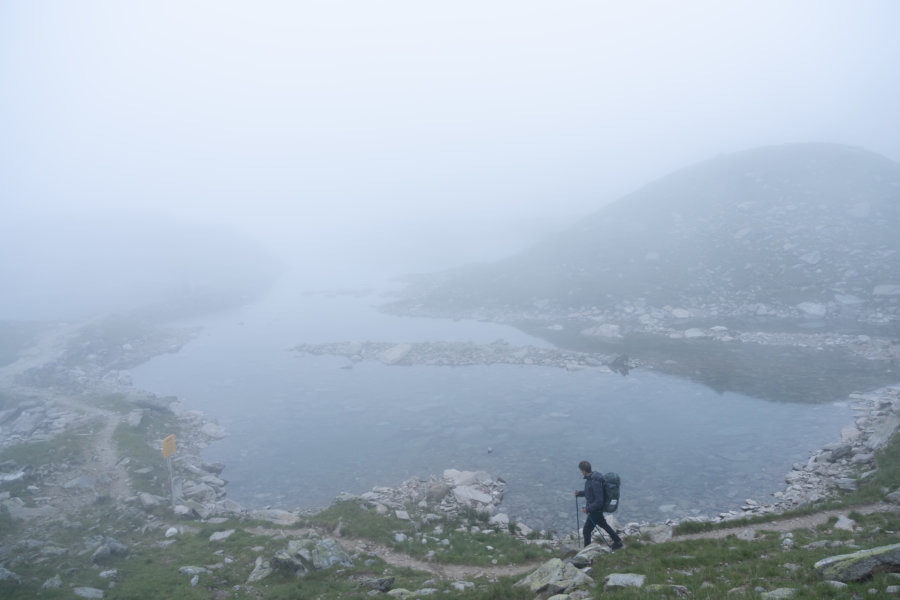 Randonnée aux lacs des sept laux dans le brouillard