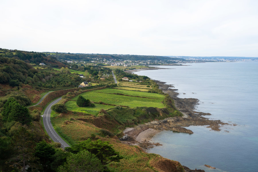 Vue sur le Val de Saire depuis le belvédère de l'Anse du Brick