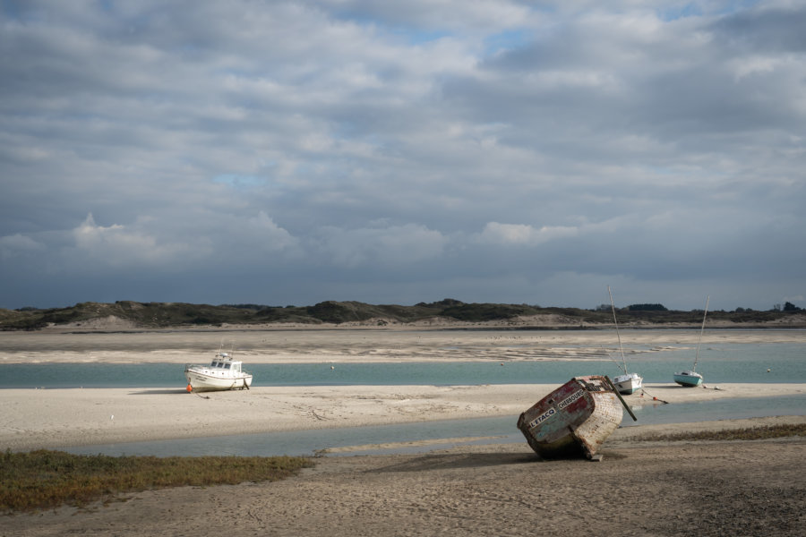 Port-Bail et ses bateaux à marée basse