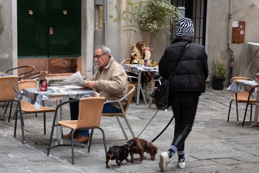 Terrasse de café à Gênes, Italie