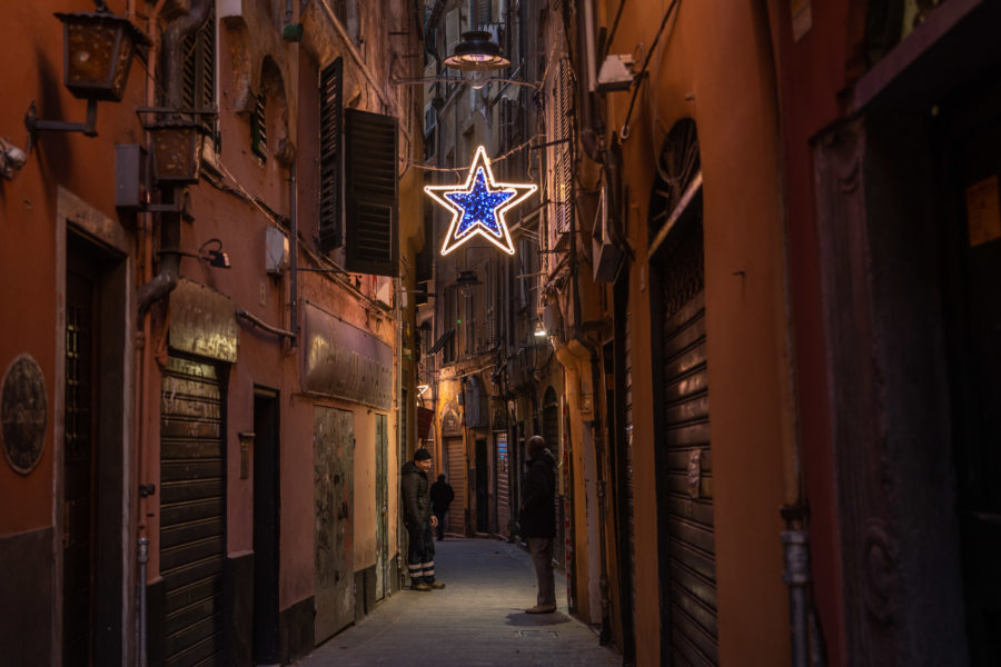 Caruggi, ruelles de Gênes la nuit