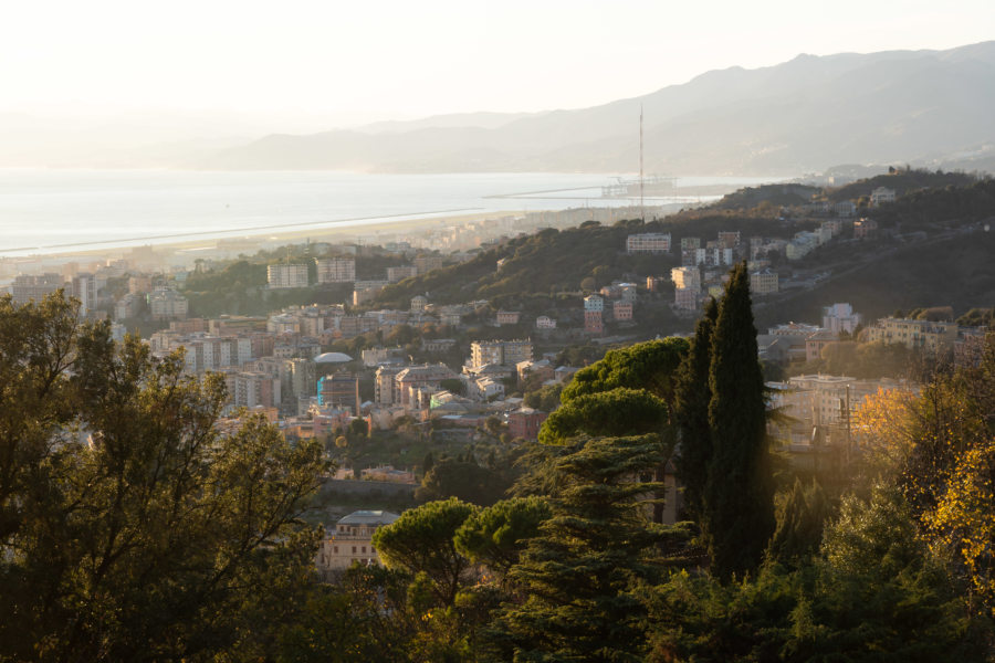Coucher de soleil sur Gênes depuis les collines des forts