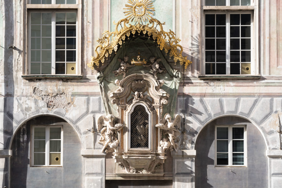 Façade chic dans une rue de Gênes en Ligurie