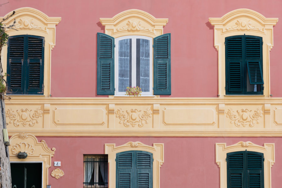 Façade en trompe l'oeil à Gênes