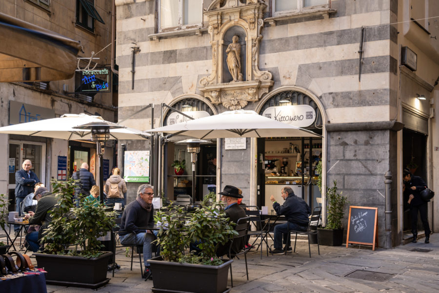 Café du matin à Gênes en Italie